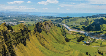 Hawke’s Bay,  New Zealand’s second largest wine region, will play host to the 31st Air New Zealand Wine Awards this November