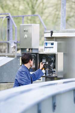 New multi-parameter controller designed for water treatment sets benchmark in ease of configuration